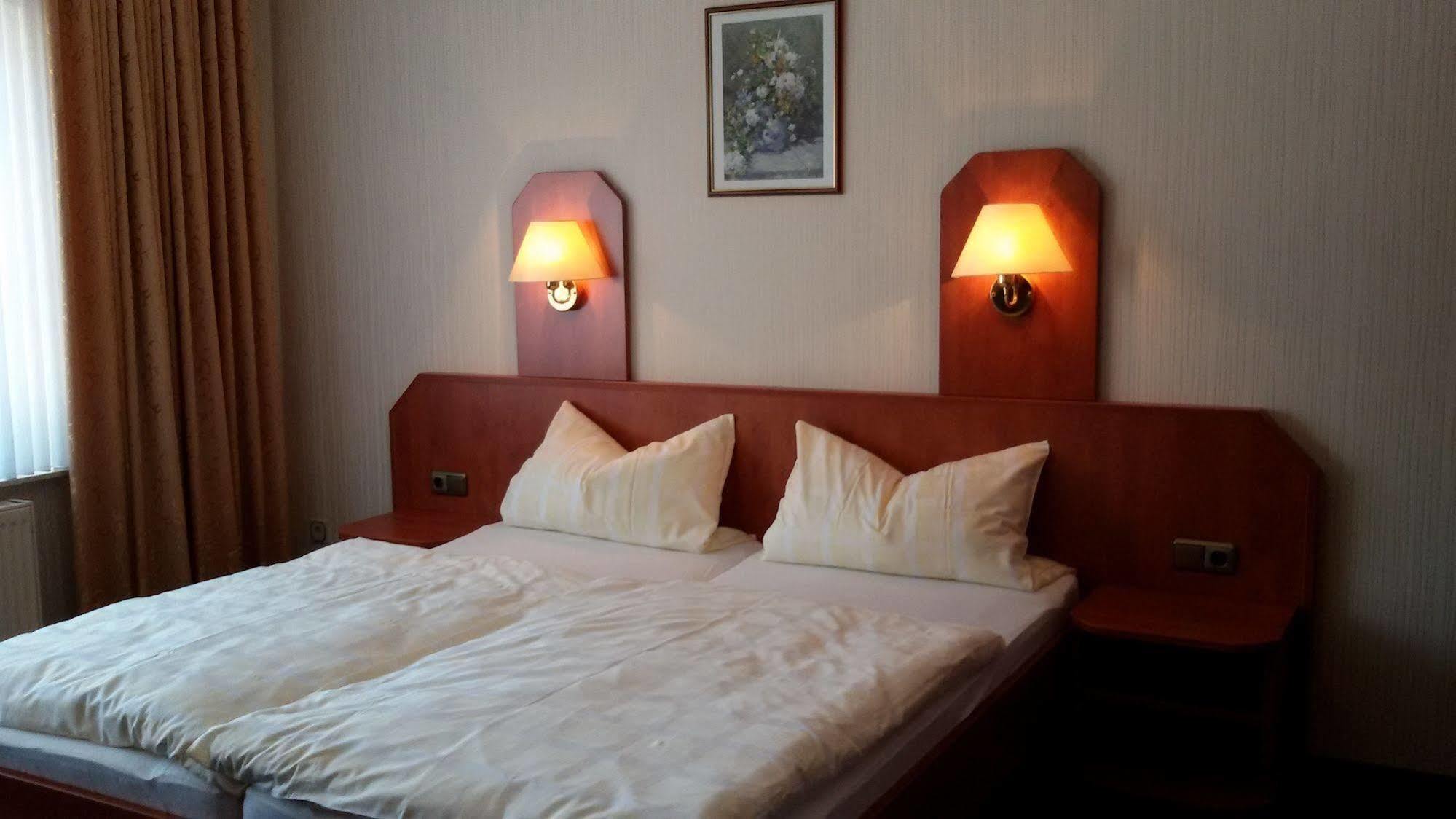 Hotel-Landgasthof Herzog Barssel  Buitenkant foto